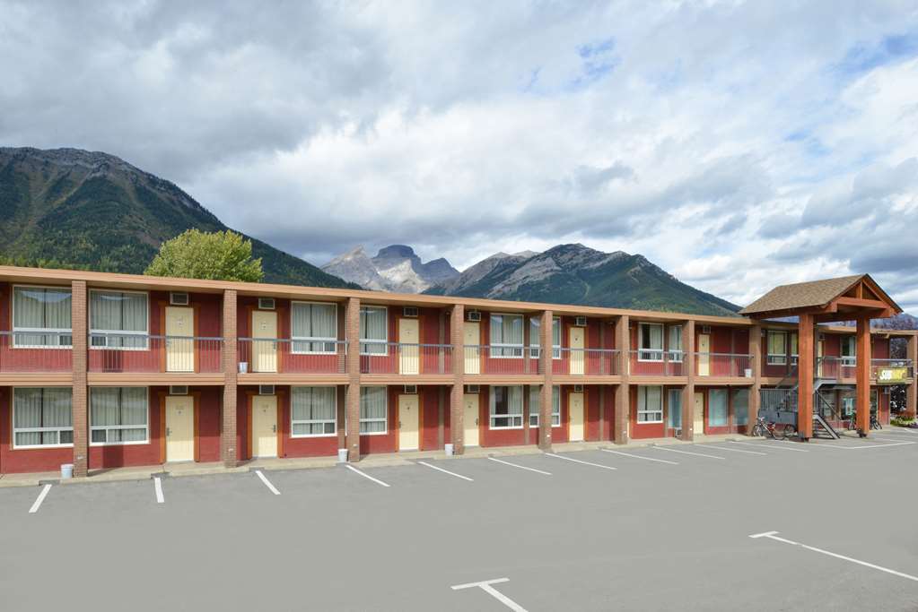 Canadas Best Value Inn&Suites Fernie Exterior foto