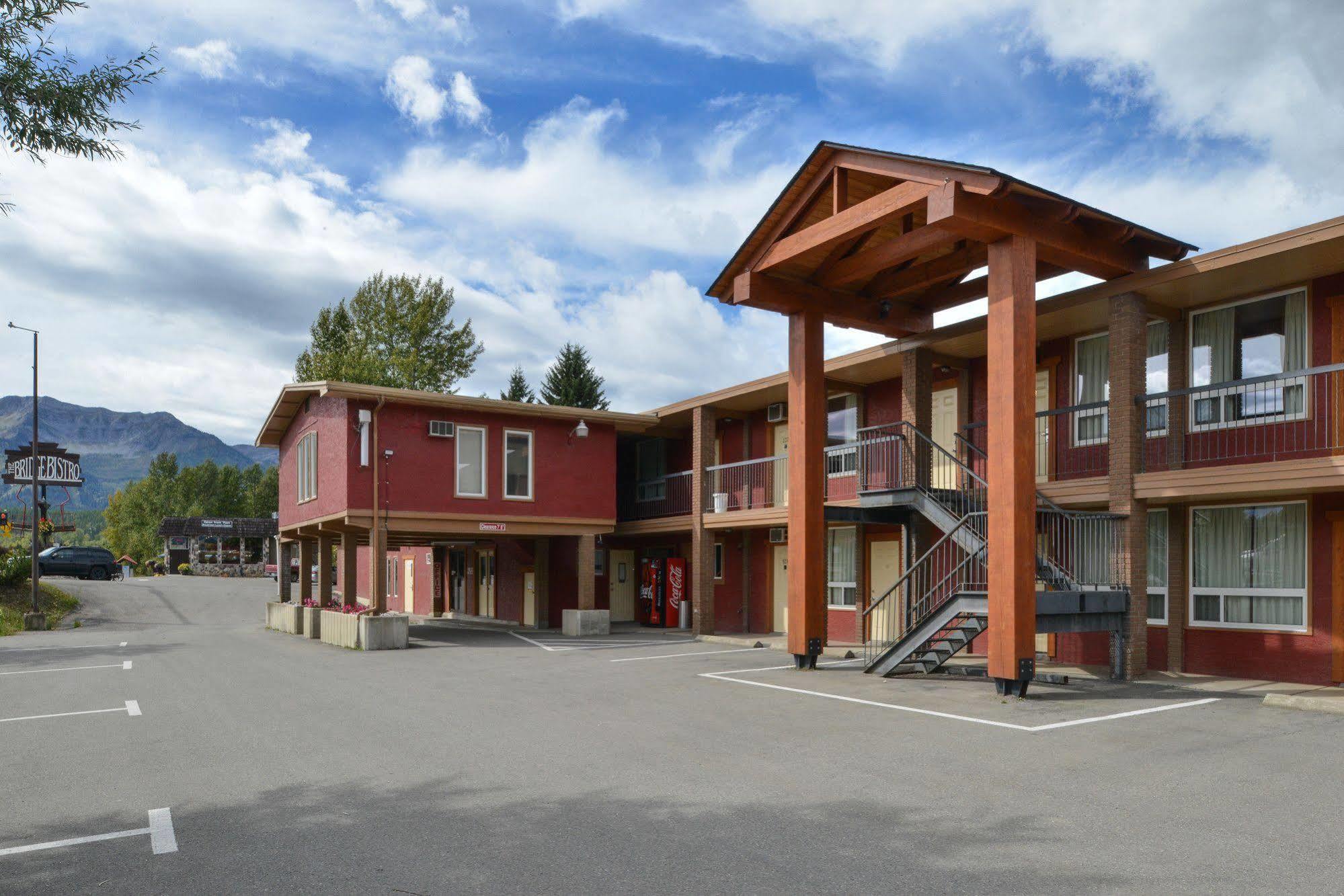 Canadas Best Value Inn&Suites Fernie Exterior foto